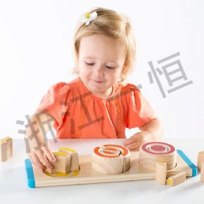 發(fā)展語言認知類圓形嵌套分數(shù)學習板